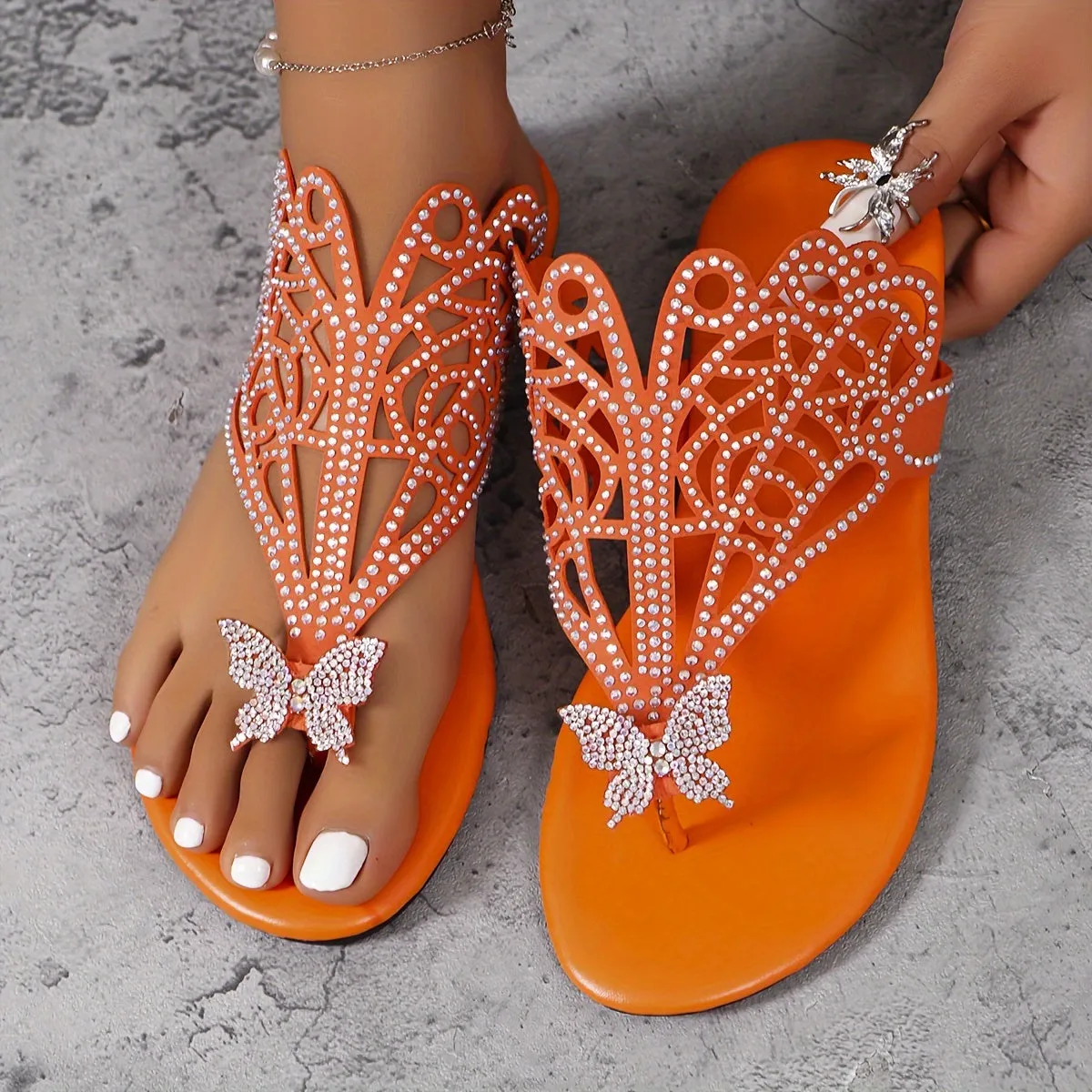 Amozae-Shimmering Rhinestone Butterfly Slide Sandals - Fashion-Forward Casual Flip Flops for Summer - Lightweight, Breathable, and Quick-Dry Flat Shoes with Adjustable Hollow Out Design