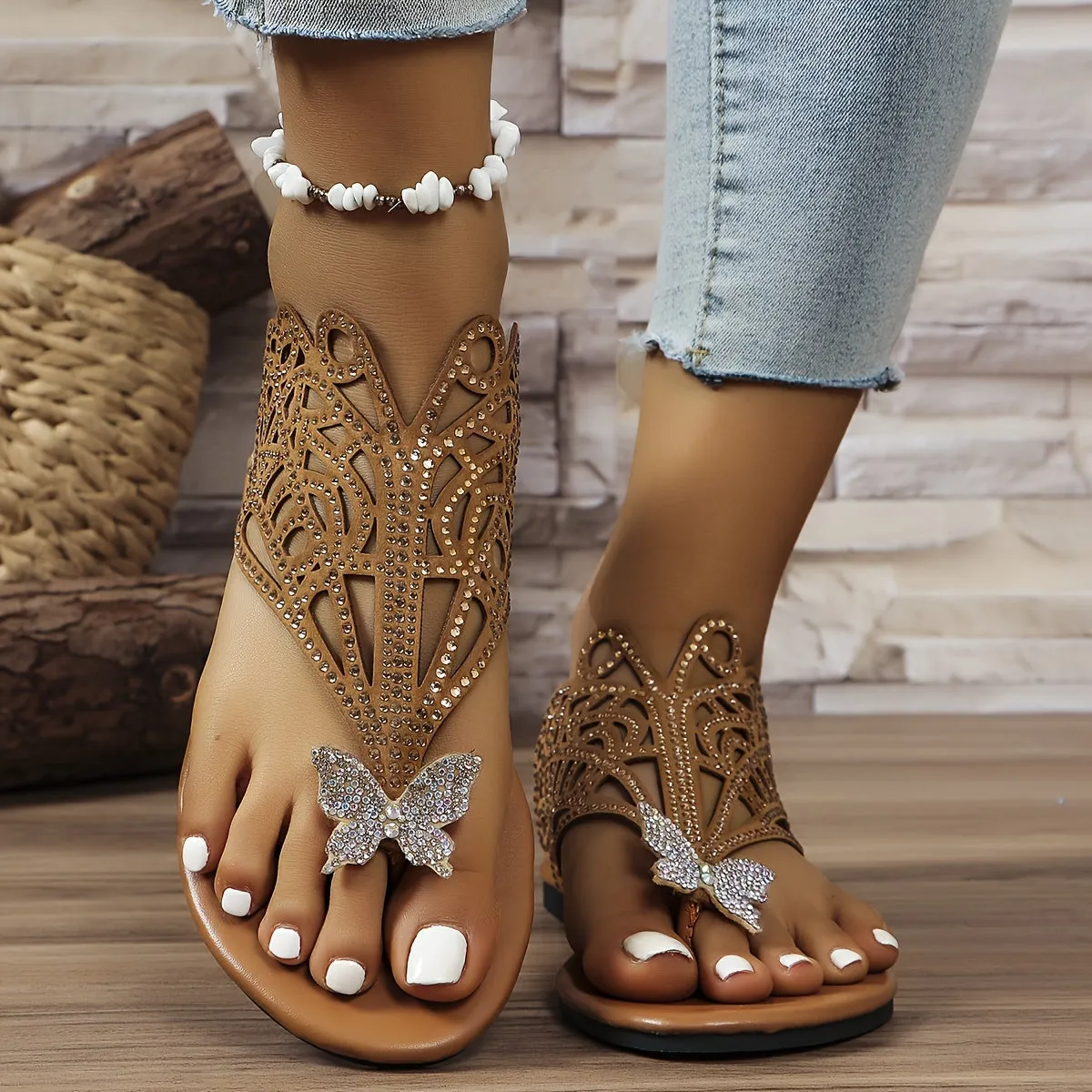 Amozae-Shimmering Rhinestone Butterfly Slide Sandals - Fashion-Forward Casual Flip Flops for Summer - Lightweight, Breathable, and Quick-Dry Flat Shoes with Adjustable Hollow Out Design