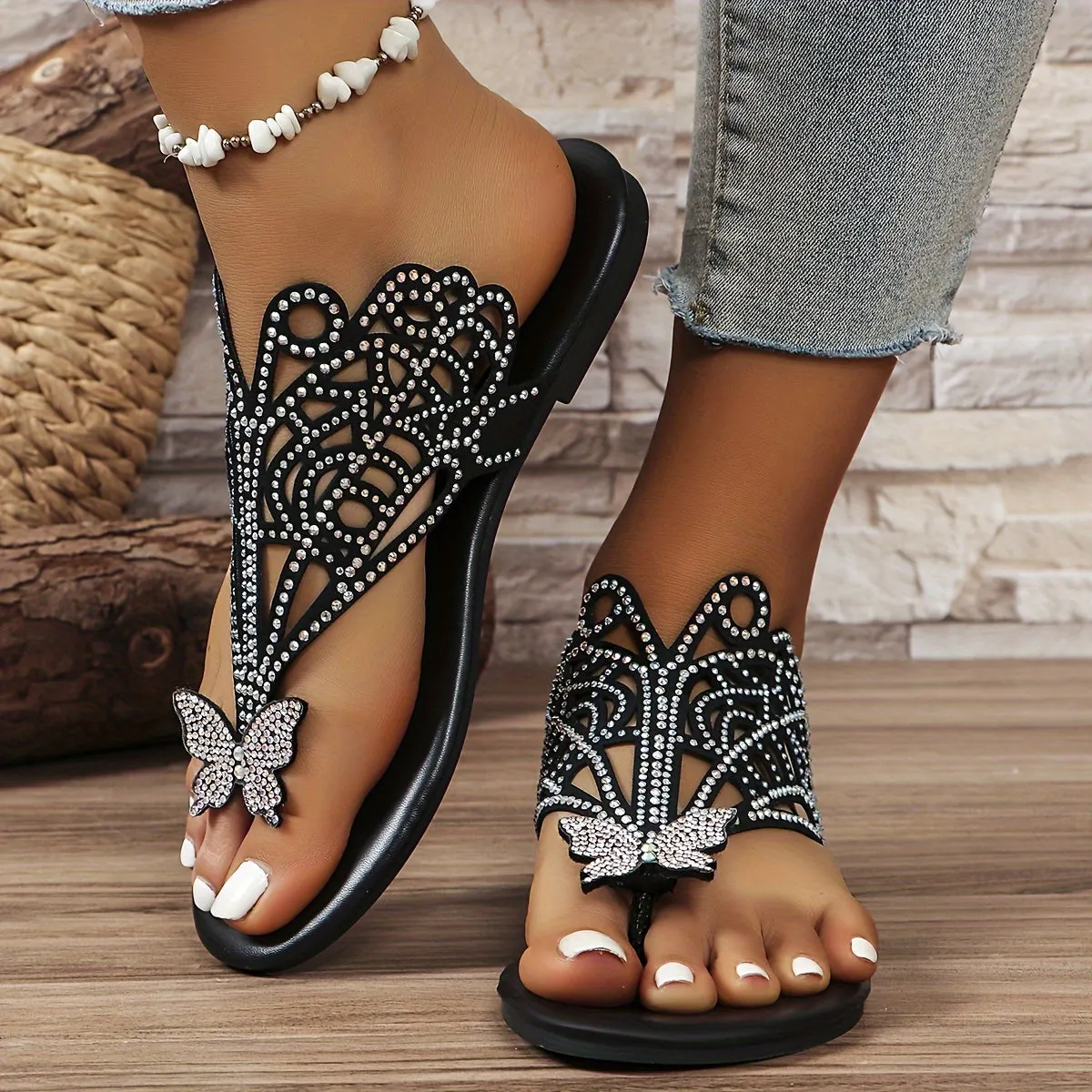 Amozae-Shimmering Rhinestone Butterfly Slide Sandals - Fashion-Forward Casual Flip Flops for Summer - Lightweight, Breathable, and Quick-Dry Flat Shoes with Adjustable Hollow Out Design