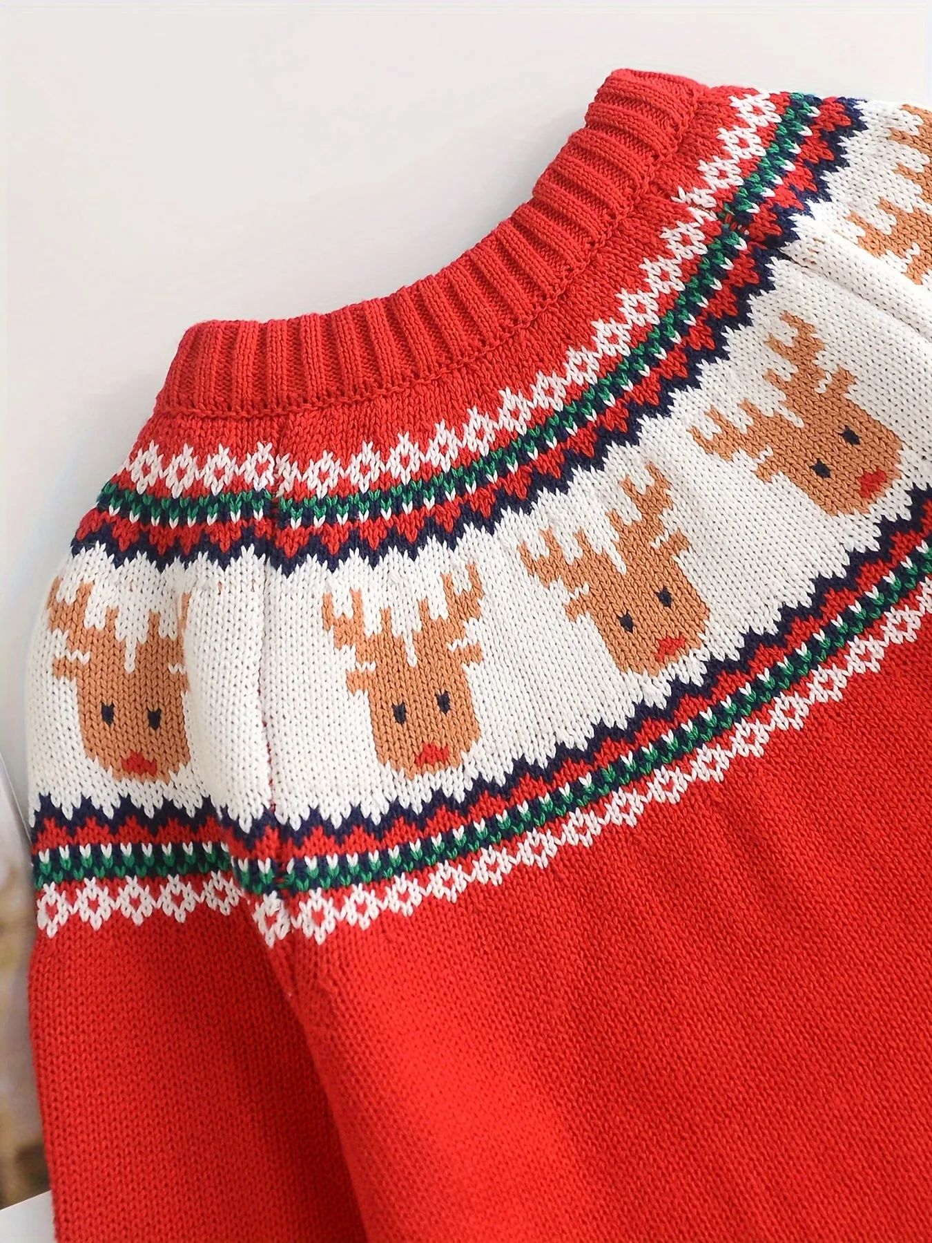 Cozy Cotton Knit Christmas Sweater for Boys & Girls - Cute Embroidered Flowers, Soft & Warm Pullover with Round Neck