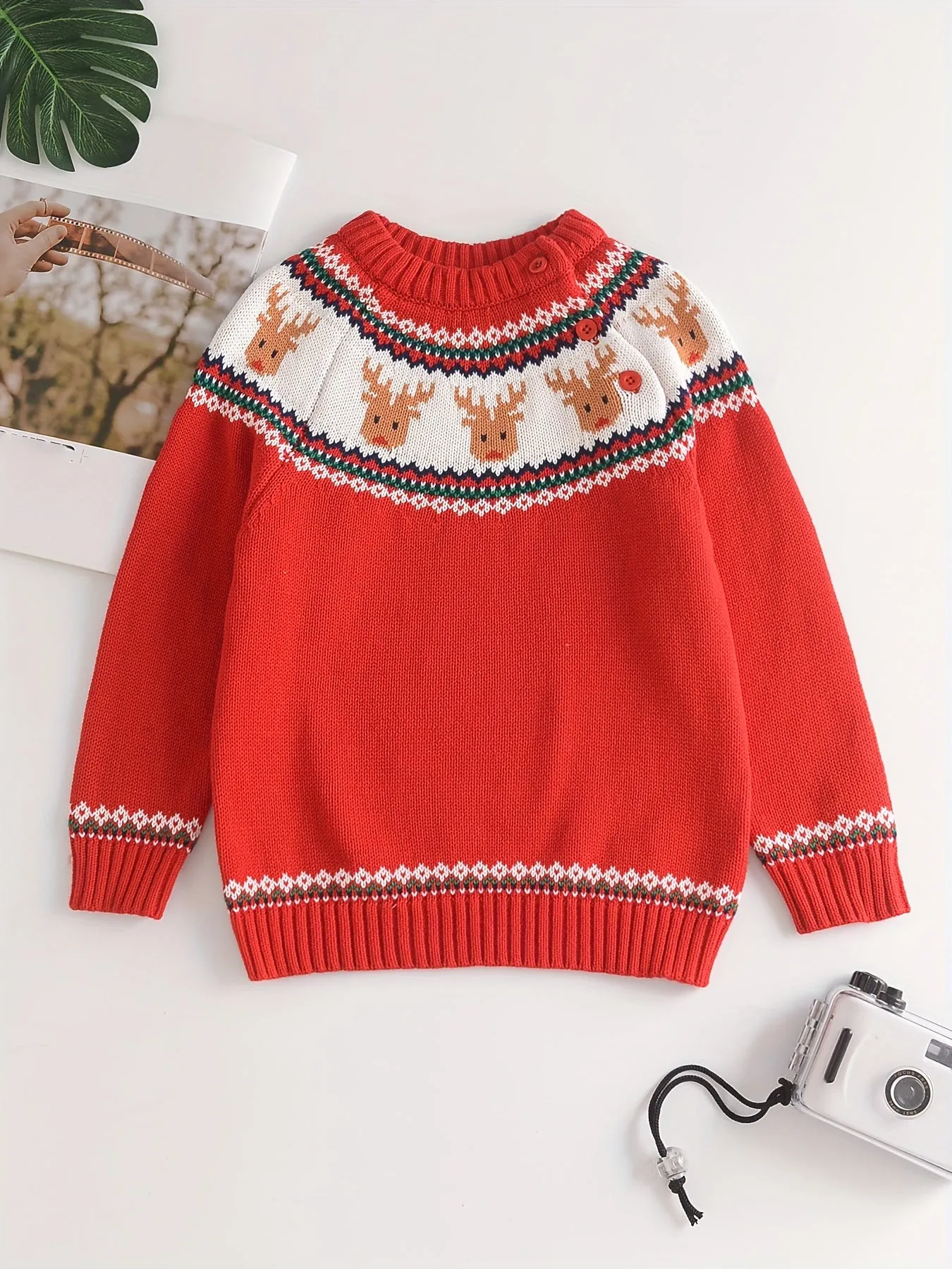 Cozy Cotton Knit Christmas Sweater for Boys & Girls - Cute Embroidered Flowers, Soft & Warm Pullover with Round Neck