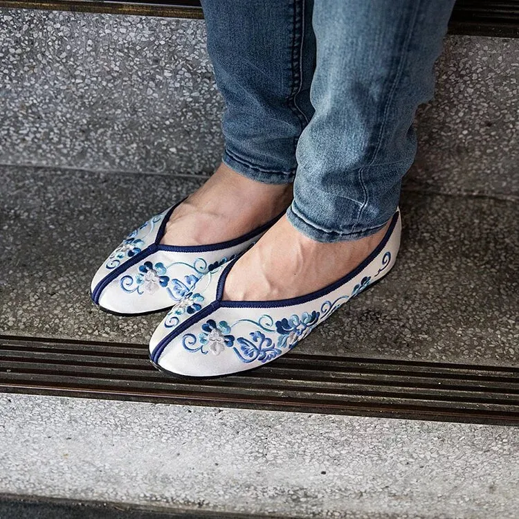 Floral Embroidered Shoes - Blue