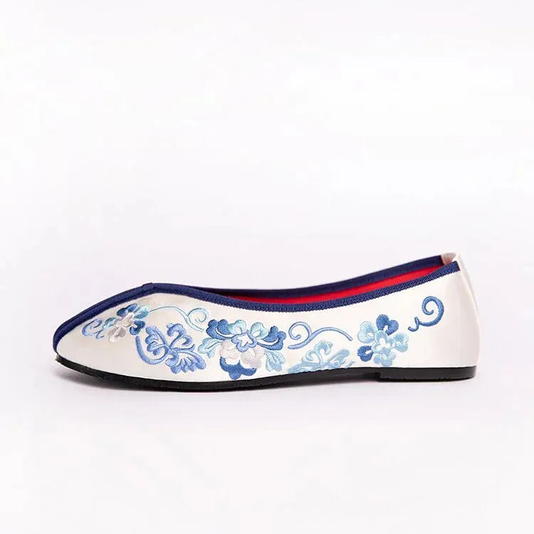 Floral Embroidered Shoes - Blue