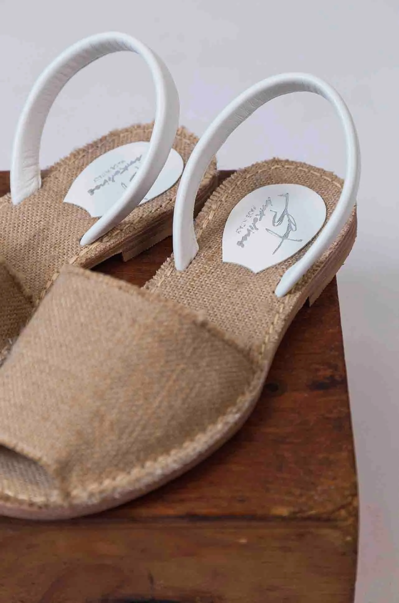 Inkolives - Maiorchina Sandals in Hessian