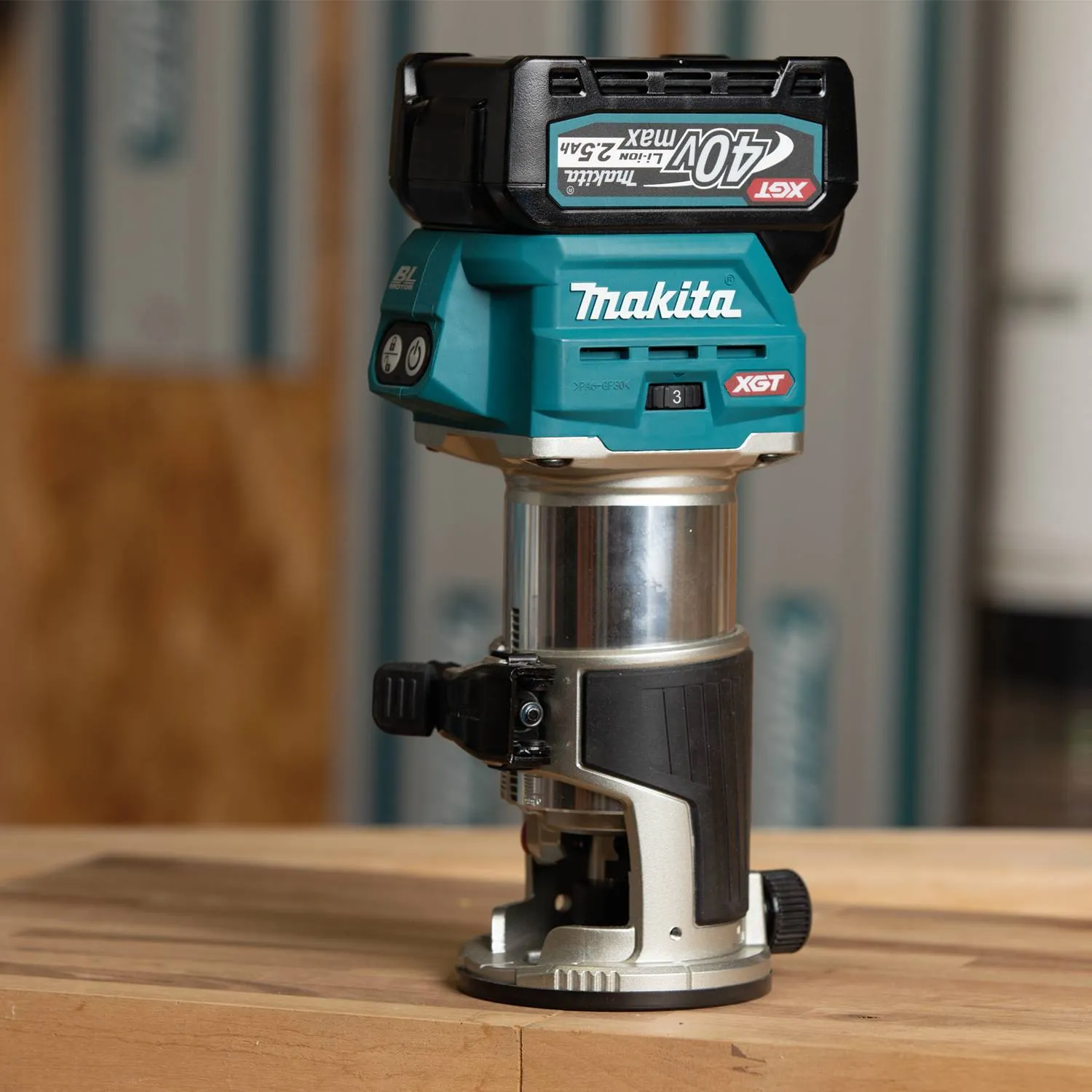 Makita GTR01D1 40V max XGT Brushless Cordless Variable Speed Compact Router Kit