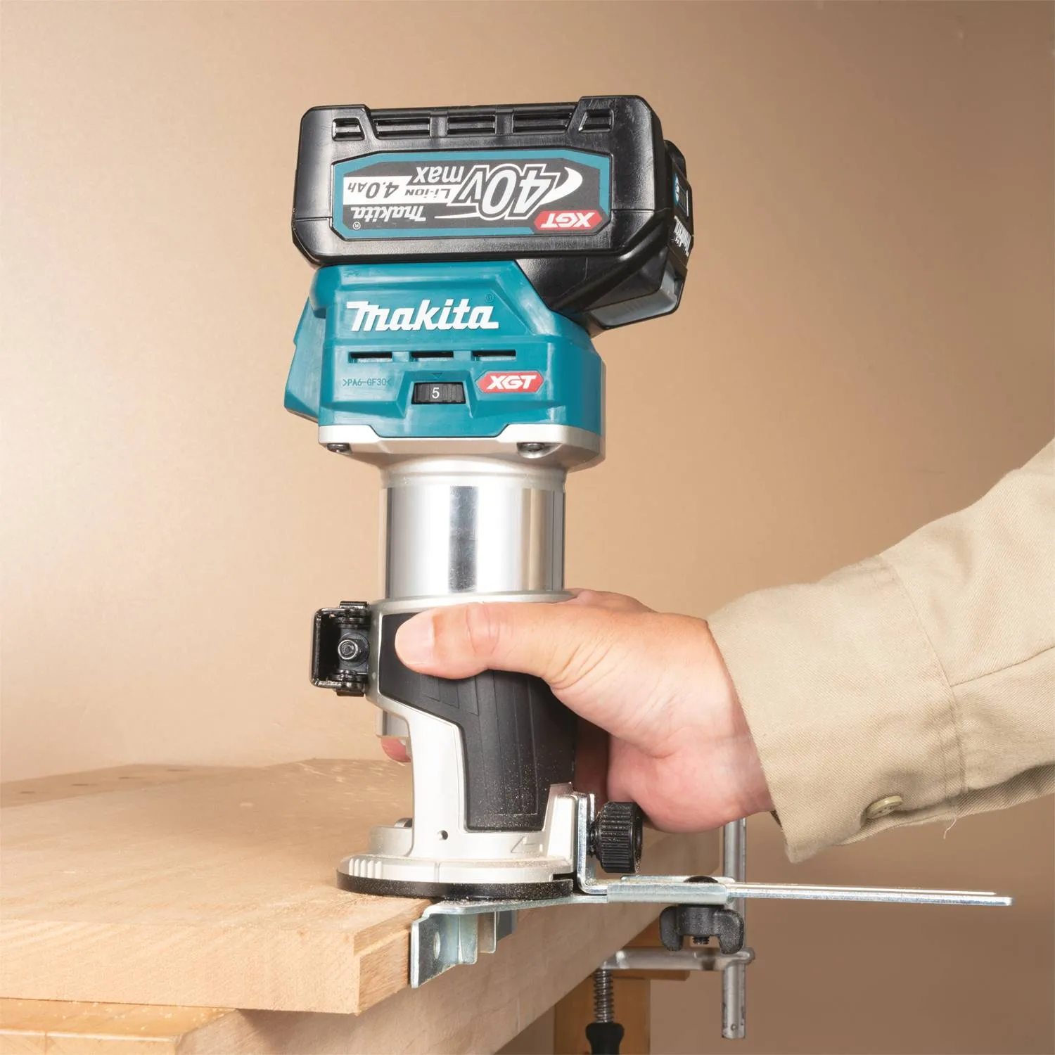 Makita GTR01D1 40V max XGT Brushless Cordless Variable Speed Compact Router Kit