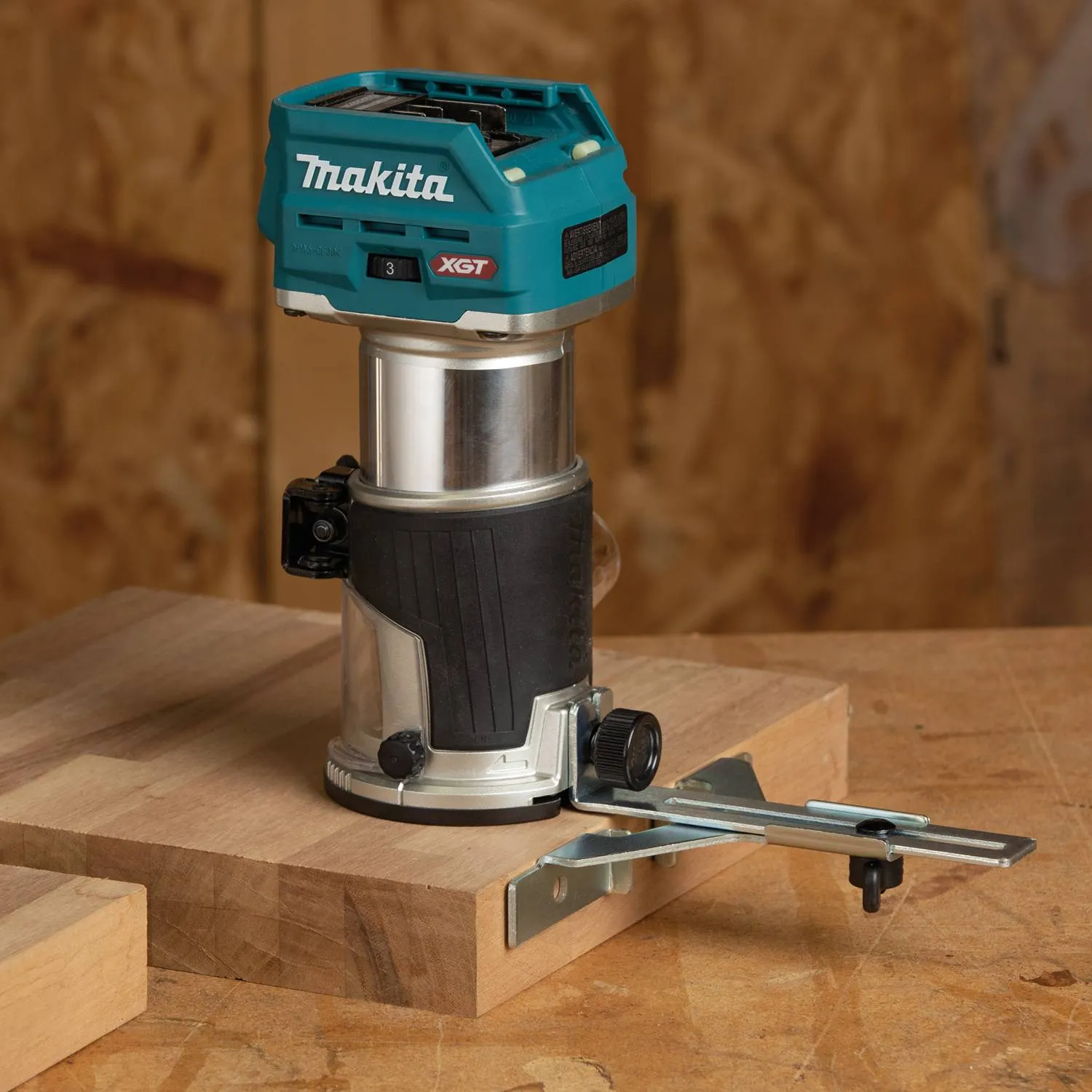 Makita GTR01D1 40V max XGT Brushless Cordless Variable Speed Compact Router Kit