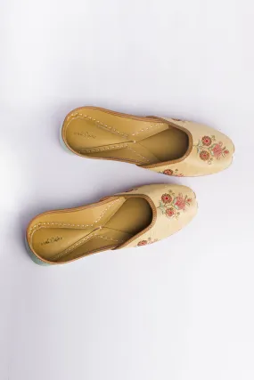 Phulkari - Embroidered Light Gold Jutti