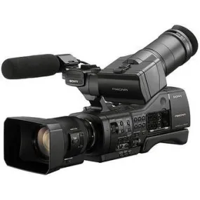 Sony NEX-EA50UH Camcorder w/Sony 18-200mm Lens